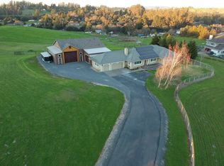 208 Stowring Rd, Petaluma, CA 94952