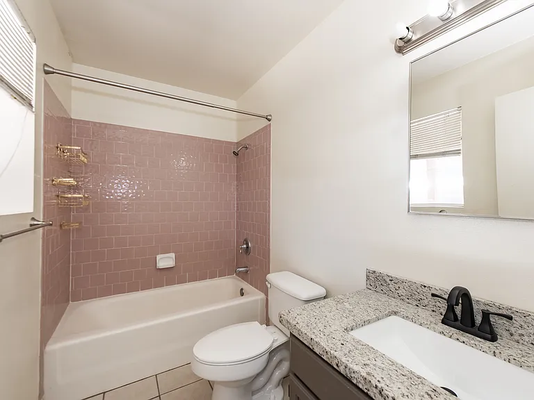 4598 W 18th Ln — Photo 15