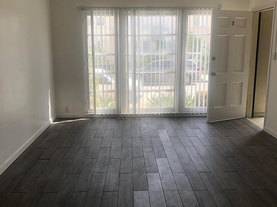 1st image of 4147 S Bronson Ave