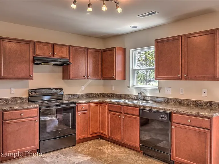 1141 Villa Clara Way — Photo 13