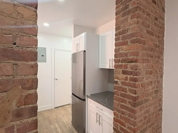 316 East 92nd Street image 2 of 9