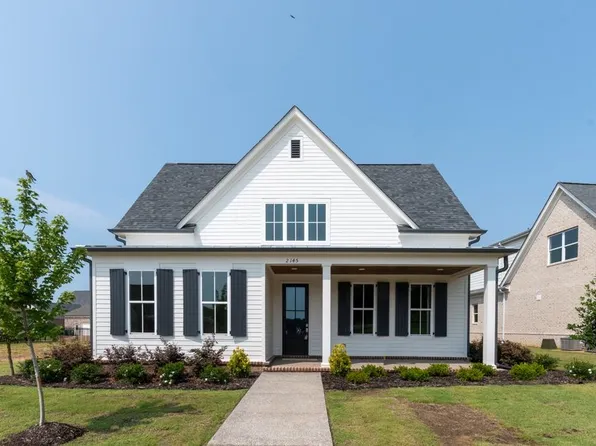 2145 Greenbrier Lakes Blvd N, Piperton, TN 38017