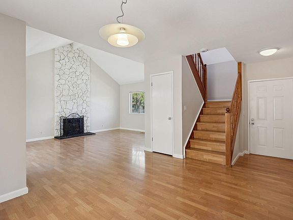 5th image of 323 Otono Ct