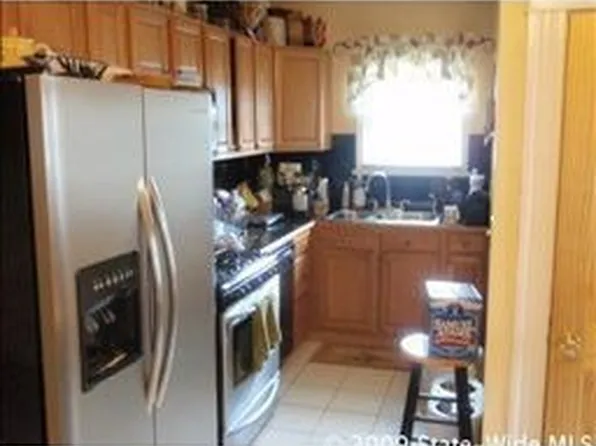 254 Farmington Ave, Cranston, RI 02920