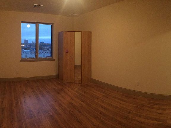4th image of 2828 W 16th St APT 5E