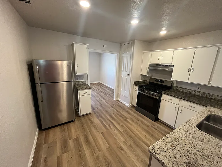 10638 Newcombe Dr — Photo 11