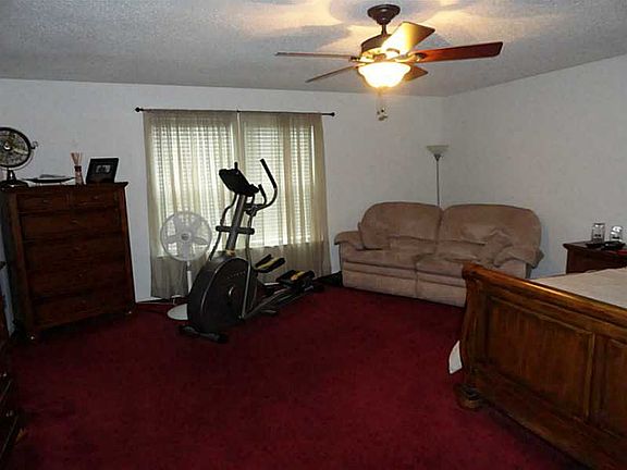 5th image of 1332 King Maple Dr