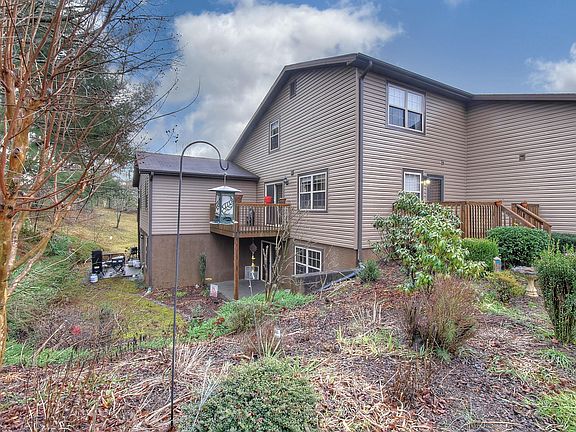2nd image of 518B Pilgrim Ct
