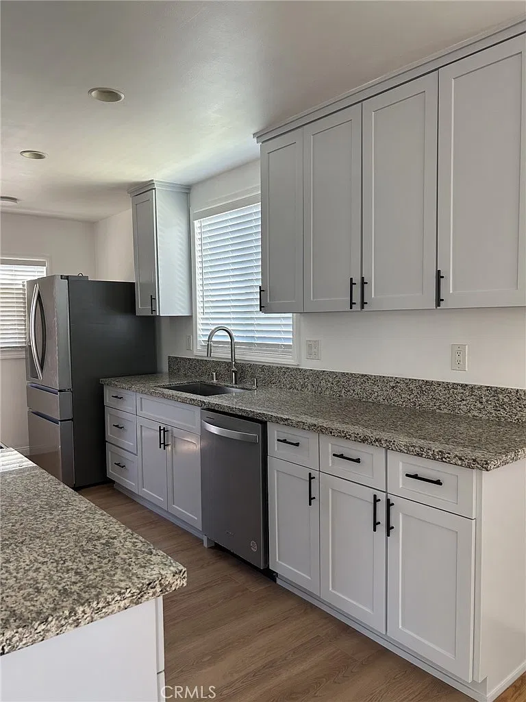 3 bed, 1264 sqft, $3,850 — Photo 3