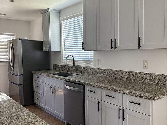 3rd image of 2702 Arbor Rd