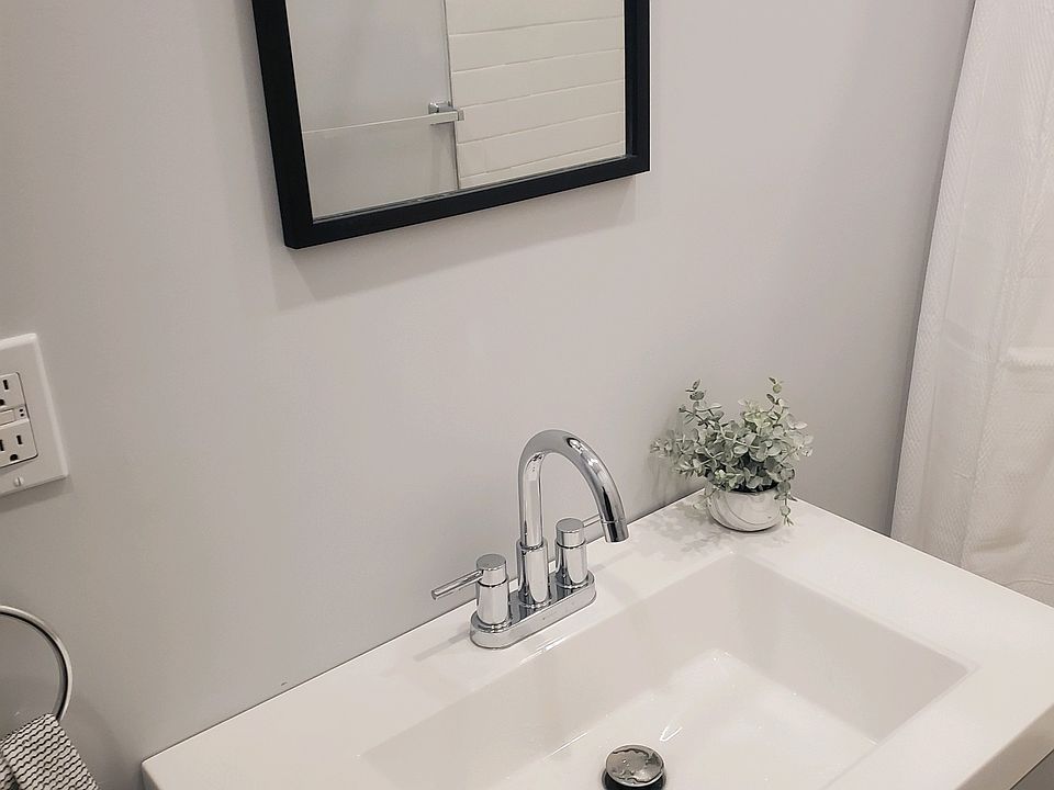 2nd image of 2357 N Park Ave #1