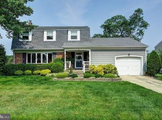 17 Kenton Ave, Marlton, NJ 08053