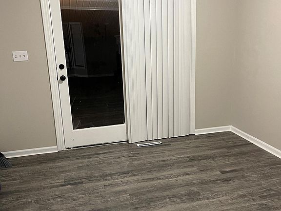 5th image of 15800 Vicie Ave
