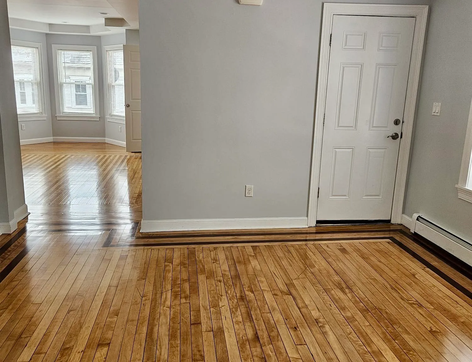 5 bed, 1.0 bath, 2200 sqft, $3,500 — Photo 3