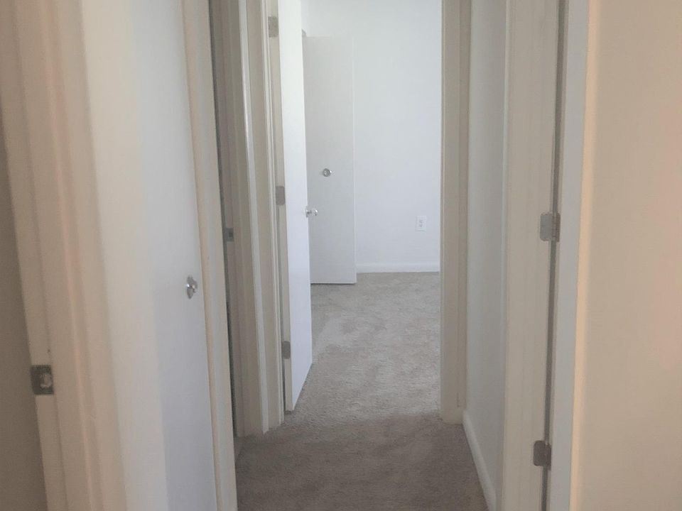 1st image of 301 Stevens Cir APT 1C