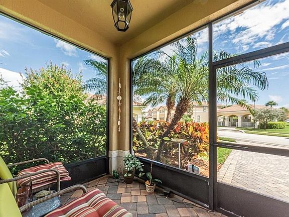 5th image of 267 Provence Pl