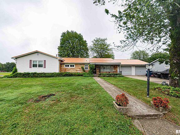 3rd image of 903 Meadow Hills Dr