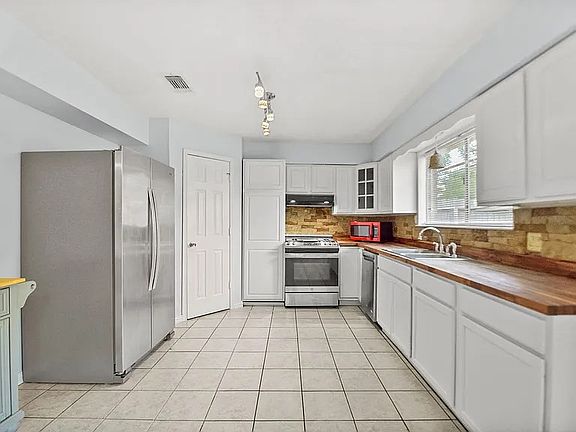 2nd image of 16310 Cypress Valley Dr