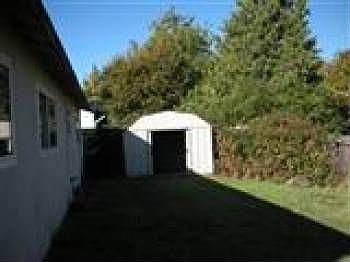 5th image of 8921 Aksarben Dr