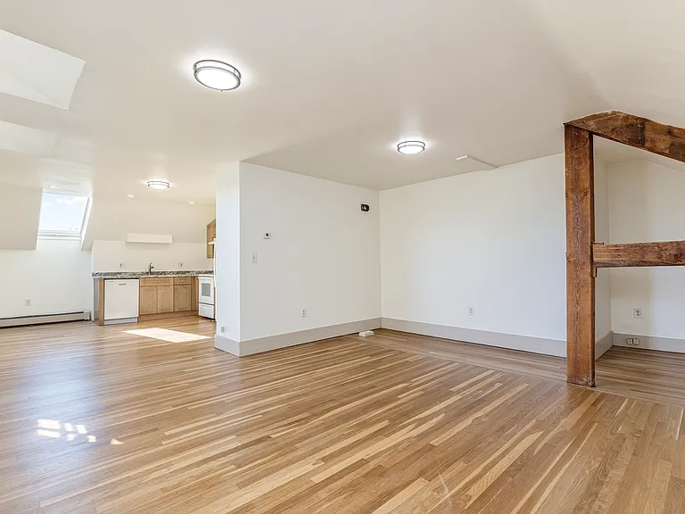 156 Danforth St #3 — Photo 18