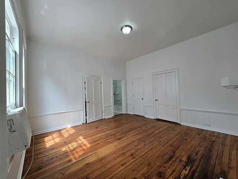 403 W Hampton Ave — Photo 5