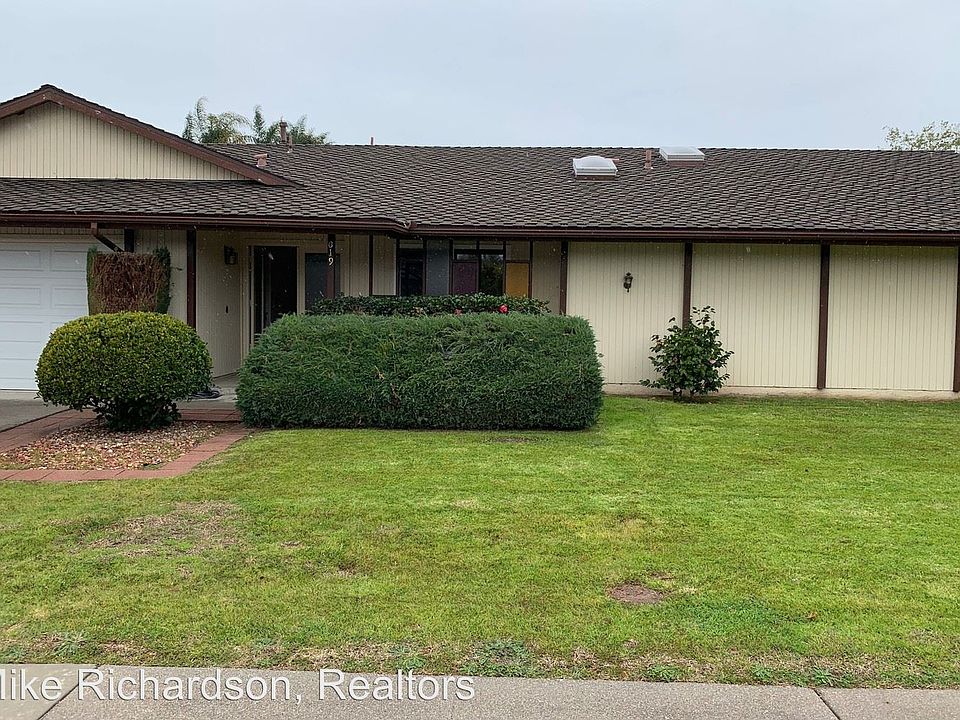 1st image of 619 Edgewood Dr