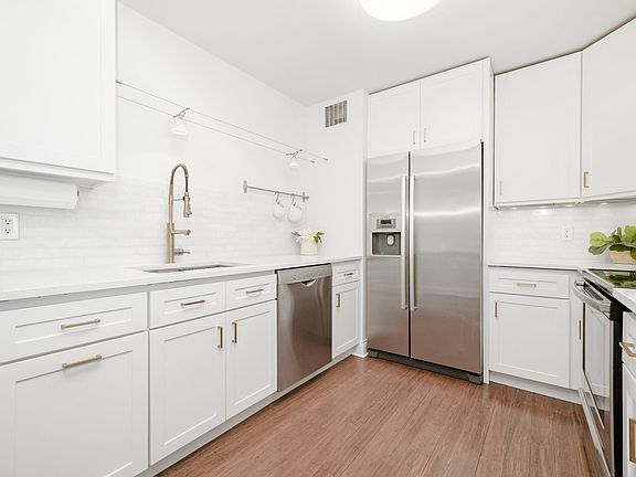 4th image of 777 N Michigan Ave APT 901