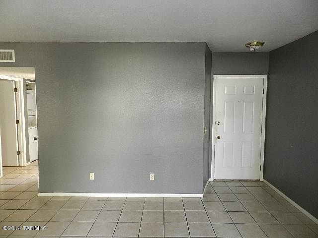 1st image of 1704 W Wood Bridge Ct