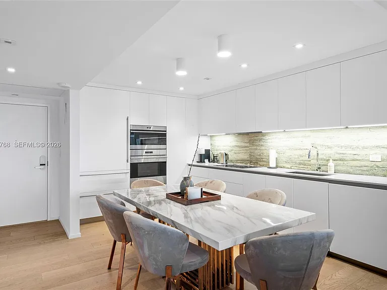 2301 Collins Ave #624 — Photo 3