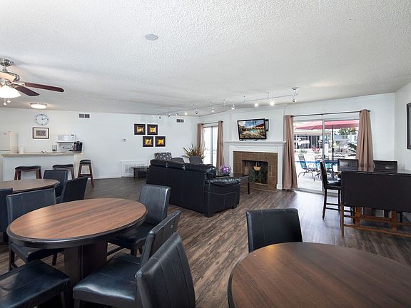 4th image of 1305 E Grand Ave #18
