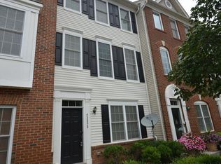 42858 Pamplin Ter, Chantilly, VA 20152