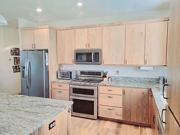 2nd image of 235 Longiflorum Ln