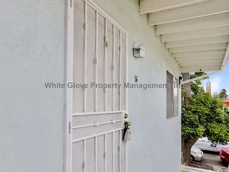 526 W. Chestnut St. — Photo 3