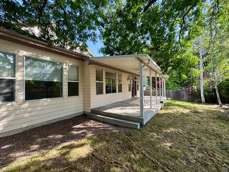 2404 S Holman Cir — Photo 28