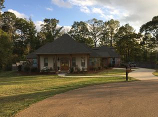 123 Lawrence Dr, Brandon, MS 39047