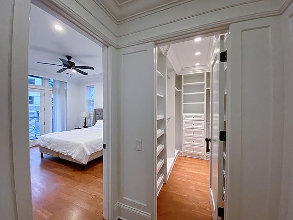 3rd image of 746 W Belden Ave APT 2