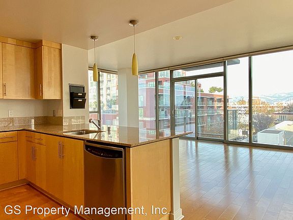 3rd image of 38 N Almaden Blvd Unit 623