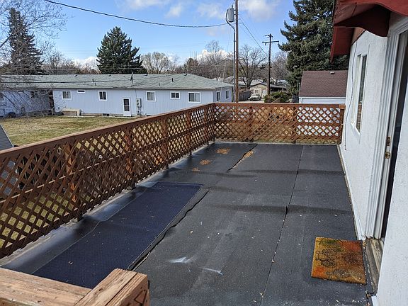 4th image of 1922 Shoup Ave E #B