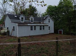 53 Uncle Sams Ln, South Kingstown, RI 02879