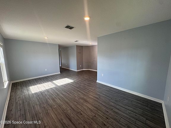 3rd image of 3362 Jupiter Blvd SE