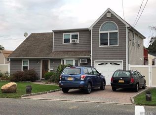 250 S Great Neck Rd, Copiague, NY 11726