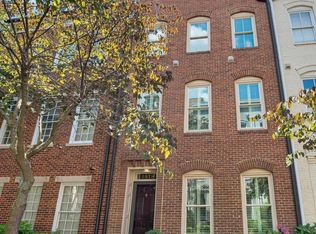 1818 Potomac Greens Dr, Alexandria, VA 22314