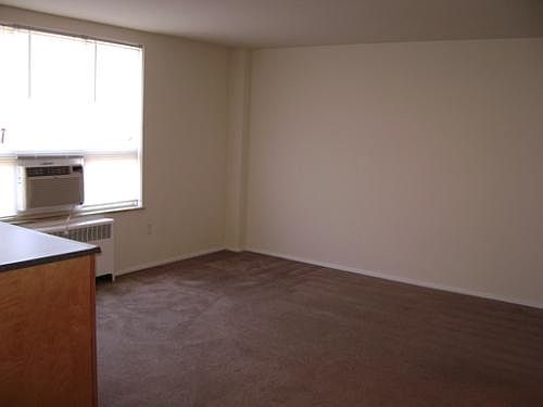 3rd image of 518 E Town St APT 319