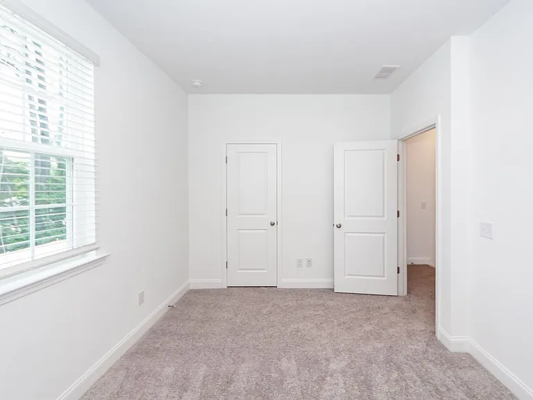 302 Twin Rivers Dr — Photo 31