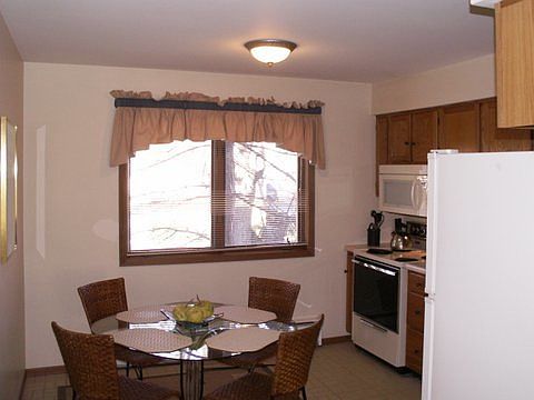 2nd image of 240 N Lake St APT 6