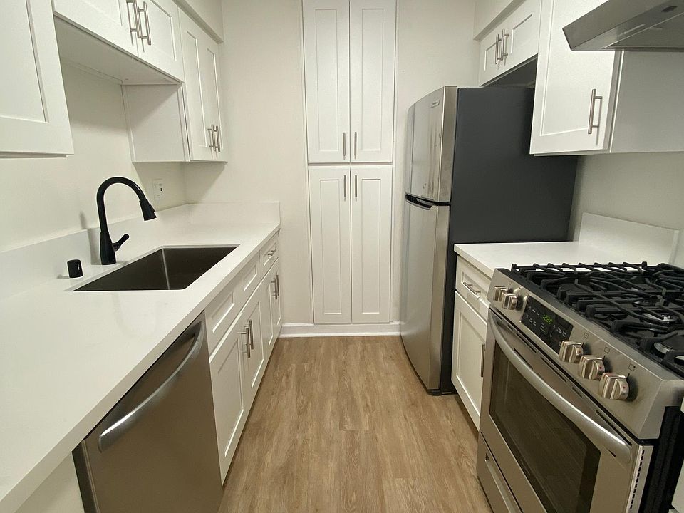 1st image of 12927 Roselle Ave