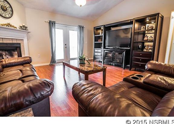 2nd image of 6038 Hickory Grove Ln