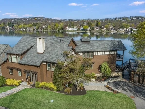 230 E Shore Trl, Sparta Twp., NJ 07871