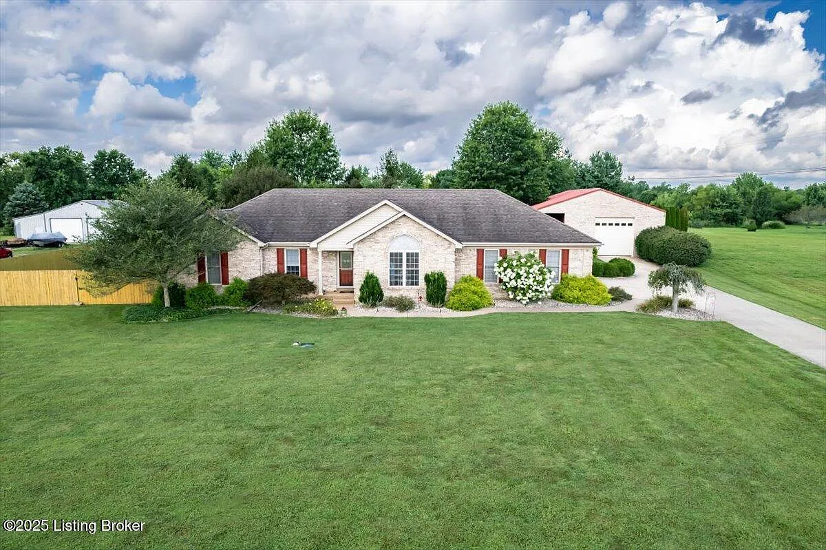 325 Ryan Patrick Dr photo 1