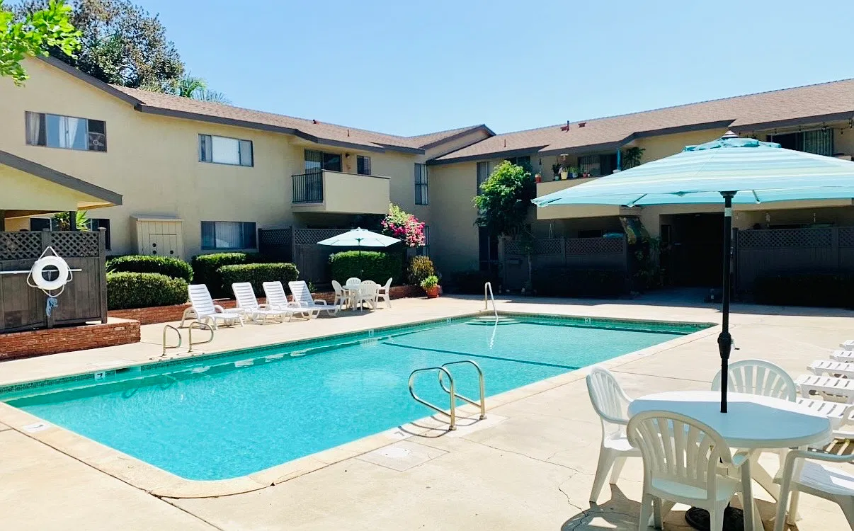2 bed, $2,200 — Photo 3